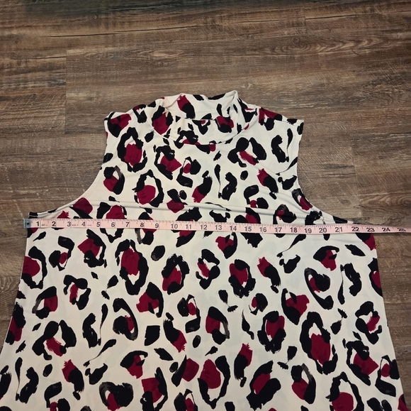 Susan Graver Black and White Sleeveless High Low Blouse - Picture 4 of 9